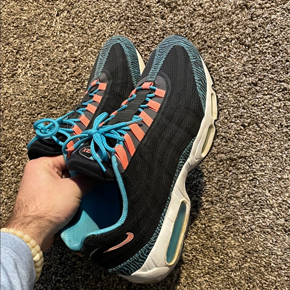 Nike Air Max 95 blue and pink